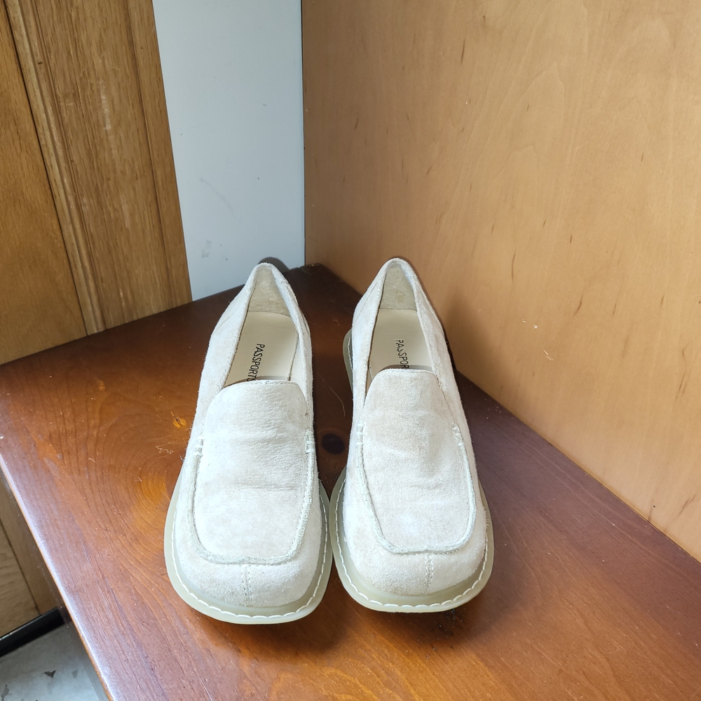 NEW Passport Tan Leather Flats